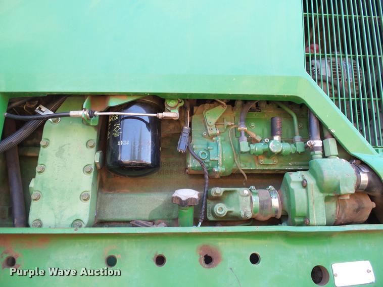 image for item DB4027 1992 John Deere 7800 tractor