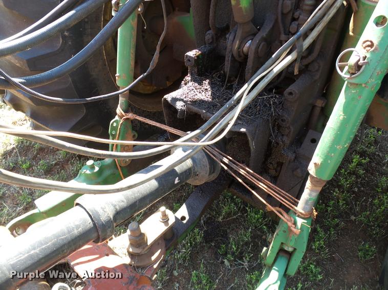 image for item DB4027 1992 John Deere 7800 tractor