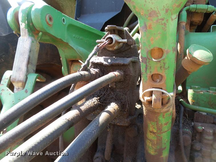 image for item DB4027 1992 John Deere 7800 tractor