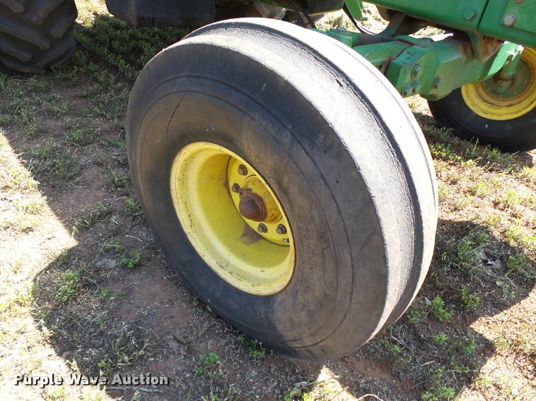 image for item DB4027 1992 John Deere 7800 tractor