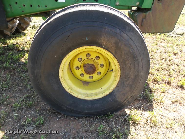 image for item DB4027 1992 John Deere 7800 tractor