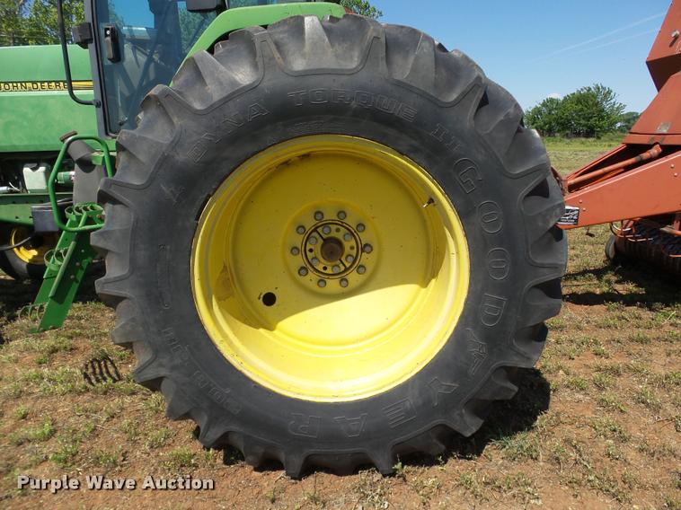 image for item DB4027 1992 John Deere 7800 tractor