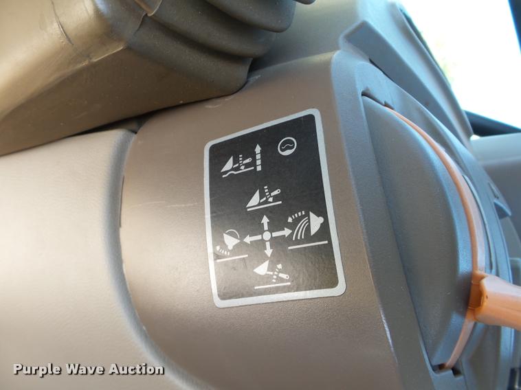 image for item DB4028 2012 John Deere 6125R tractor