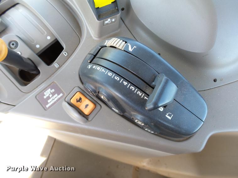 image for item DB4028 2012 John Deere 6125R tractor