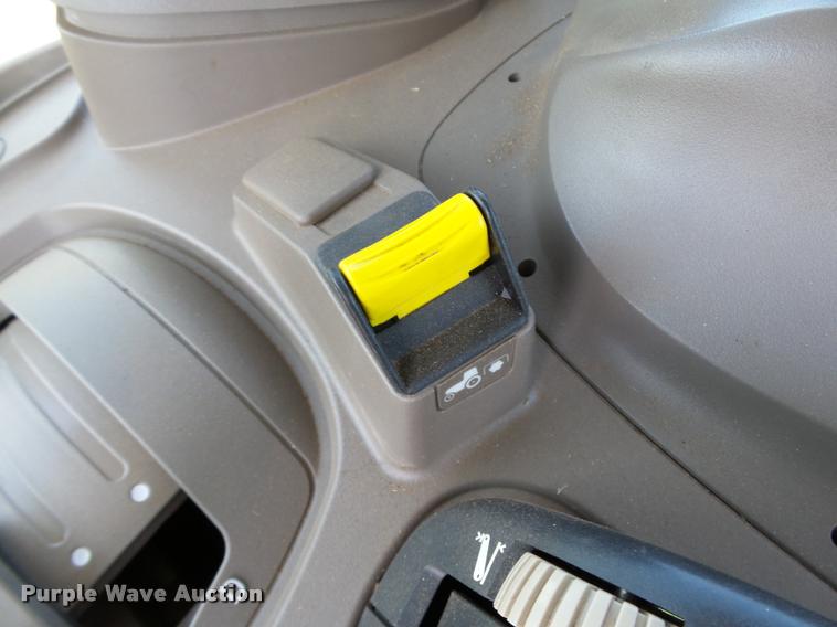 image for item DB4028 2012 John Deere 6125R tractor