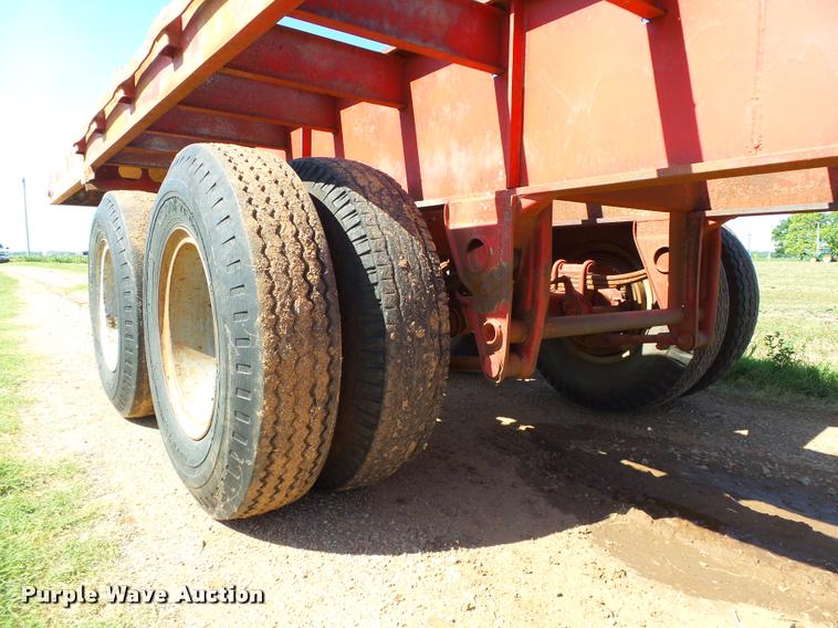image for item DB4031 1974 Fruehauf/Hobbs FBEP42 flatbed trailer
