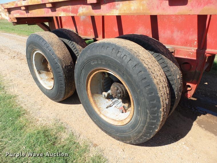 image for item DB4031 1974 Fruehauf/Hobbs FBEP42 flatbed trailer