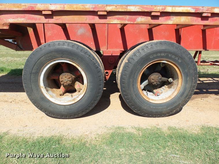 image for item DB4031 1974 Fruehauf/Hobbs FBEP42 flatbed trailer