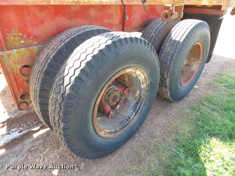 image for item DB4031 1974 Fruehauf/Hobbs FBEP42 flatbed trailer