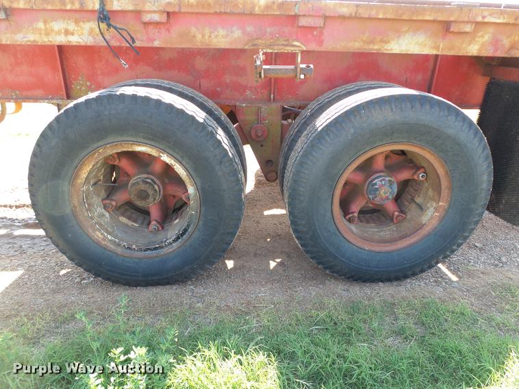 image for item DB4031 1974 Fruehauf/Hobbs FBEP42 flatbed trailer