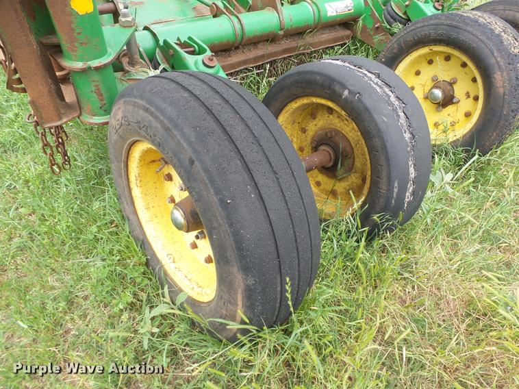 image for item DB4034 2009 John Deere CX15 Flex-Wing rotary mower