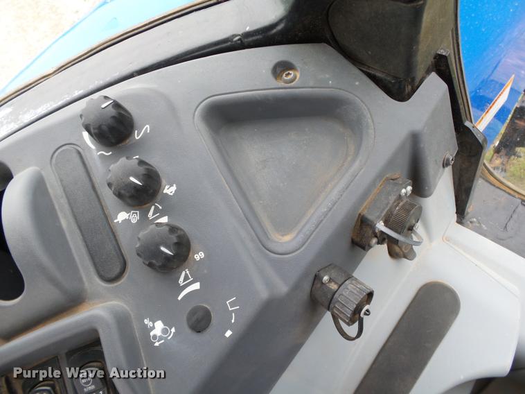 image for item DB4719 2014 New Holland T5.115 Electro Command MFWD tractor