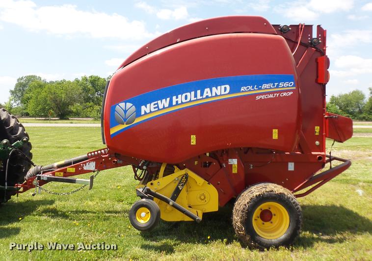 image for item DD9439 2014 New Holland Rollbelt 560 specialty crop baler