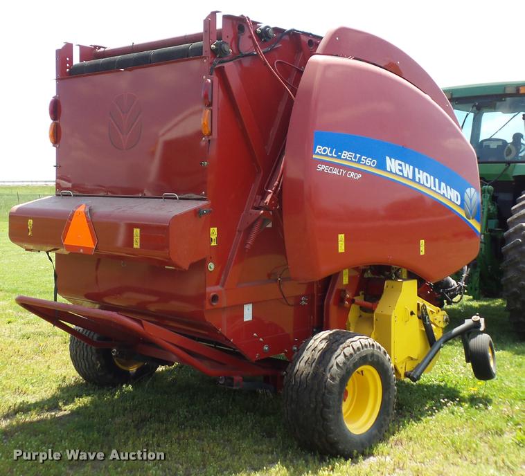 image for item DD9439 2014 New Holland Rollbelt 560 specialty crop baler