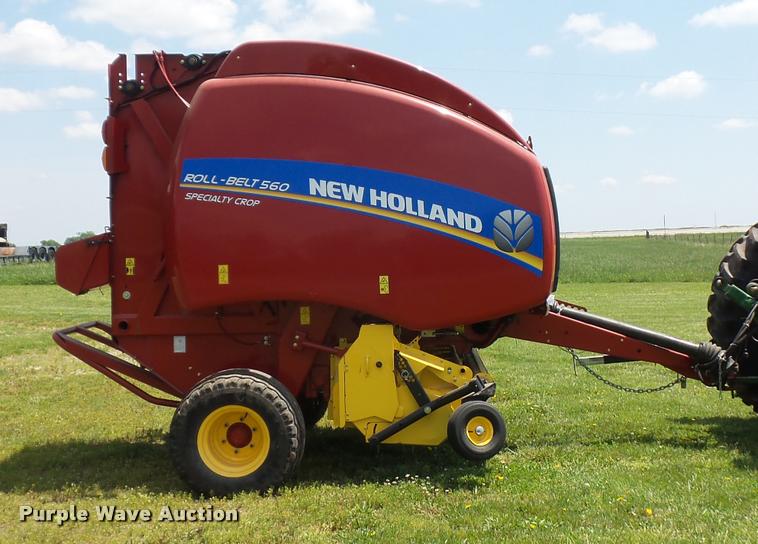 image for item DD9439 2014 New Holland Rollbelt 560 specialty crop baler