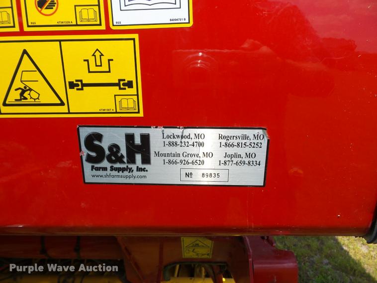 image for item DD9439 2014 New Holland Rollbelt 560 specialty crop baler