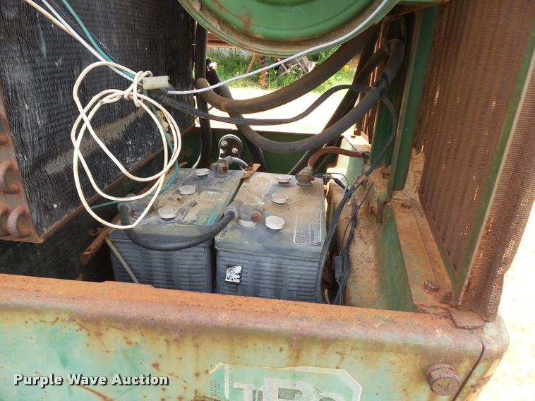 image for item DE9572 1980 John Deere 8640 4WD tractor