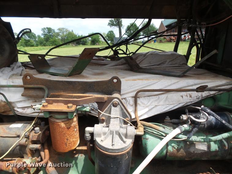 image for item DE9572 1980 John Deere 8640 4WD tractor