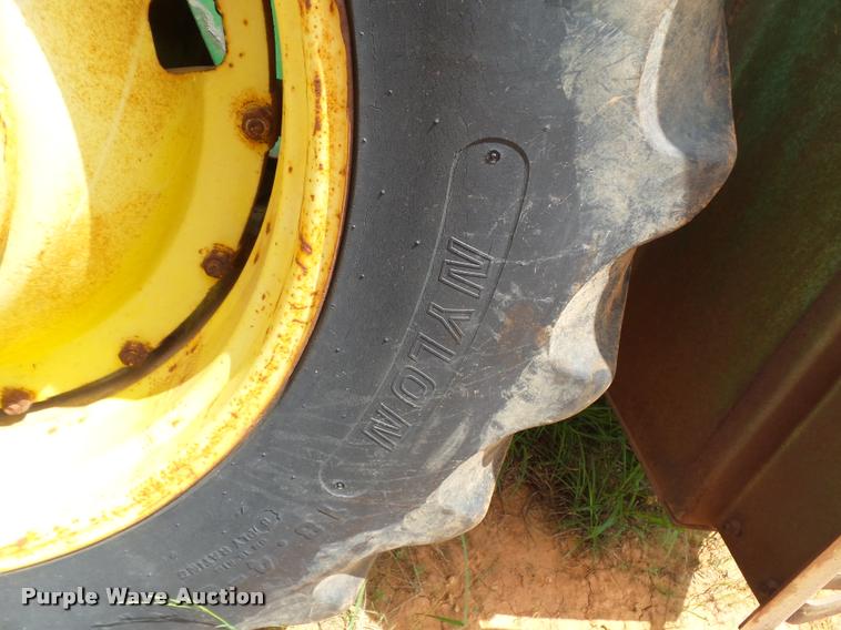 image for item DE9572 1980 John Deere 8640 4WD tractor