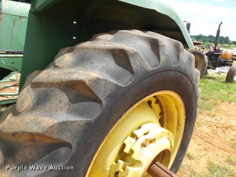 image for item DE9572 1980 John Deere 8640 4WD tractor