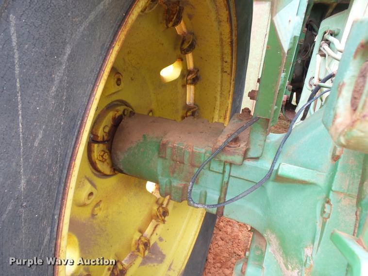 image for item DE9572 1980 John Deere 8640 4WD tractor