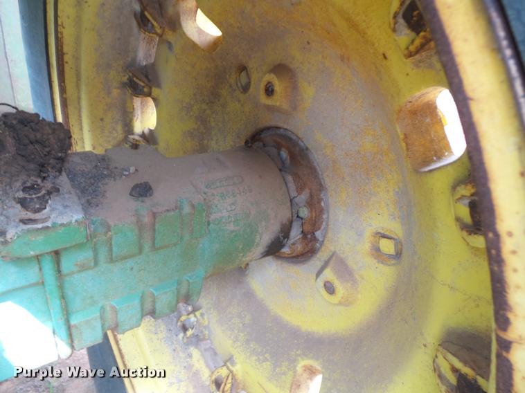 image for item DE9572 1980 John Deere 8640 4WD tractor