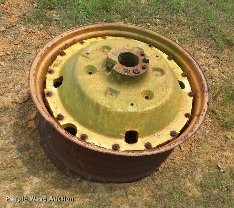 image for item DE9572 1980 John Deere 8640 4WD tractor