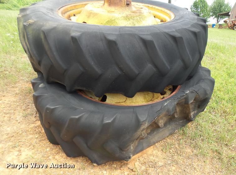image for item DE9572 1980 John Deere 8640 4WD tractor