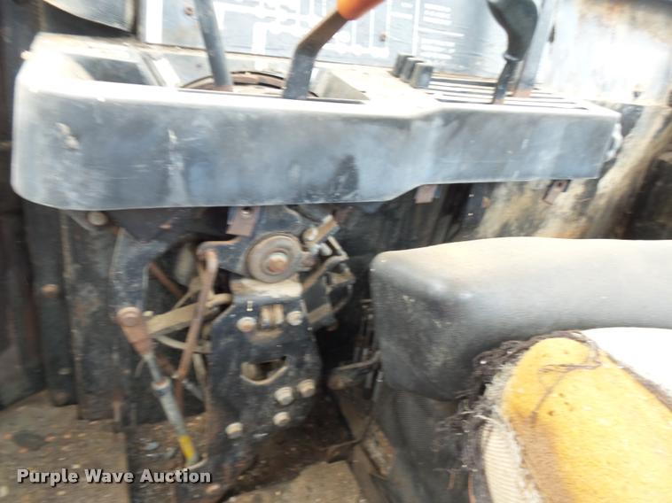 image for item DE9572 1980 John Deere 8640 4WD tractor