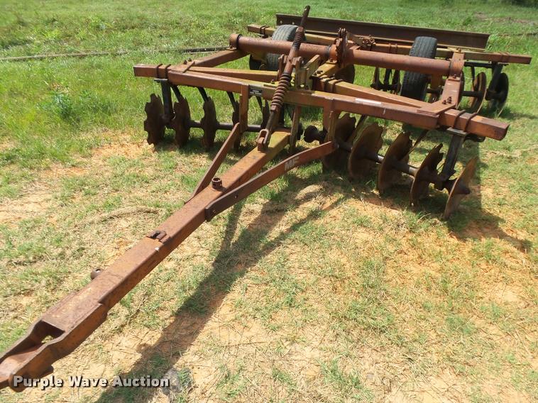 image for item DE9595 Massey-Ferguson 233 disk plow