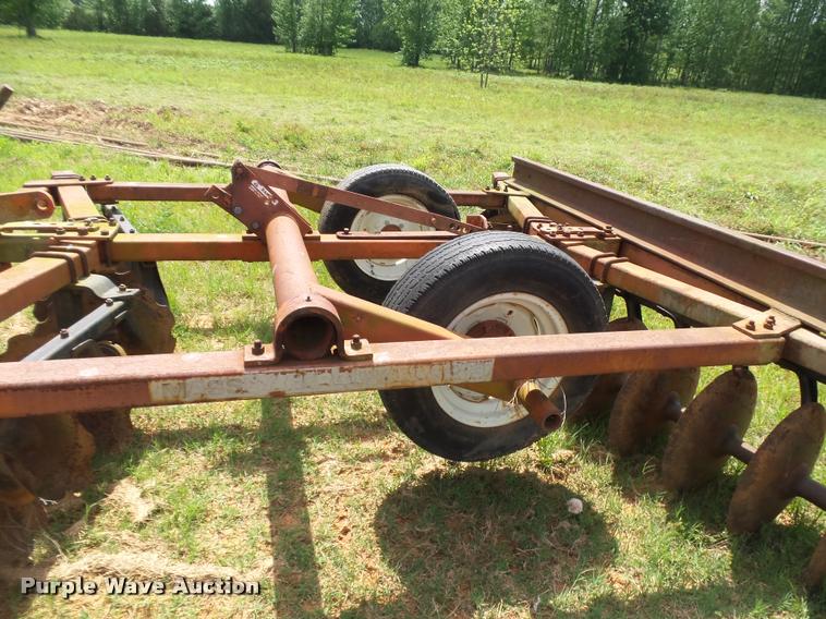 image for item DE9595 Massey-Ferguson 233 disk plow