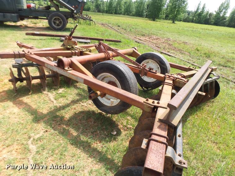 image for item DE9595 Massey-Ferguson 233 disk plow