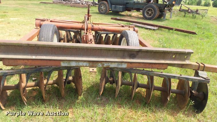image for item DE9595 Massey-Ferguson 233 disk plow