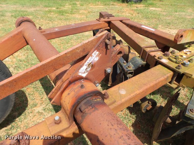 image for item DE9595 Massey-Ferguson 233 disk plow