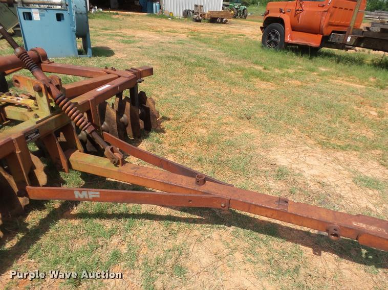 image for item DE9595 Massey-Ferguson 233 disk plow