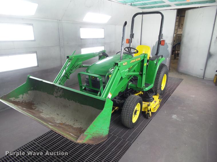 image for item DH9284 2000 John Deere 4200 MFWD tractor