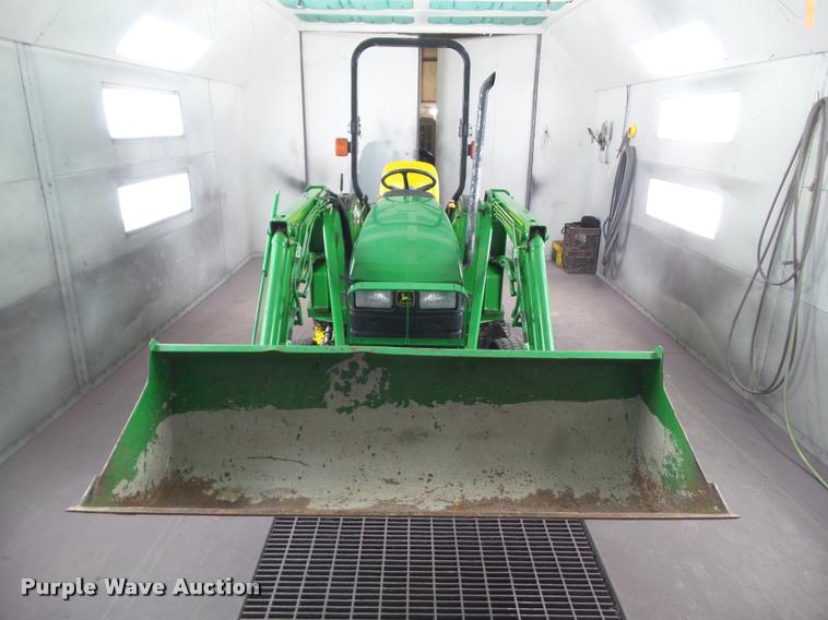 image for item DH9284 2000 John Deere 4200 MFWD tractor