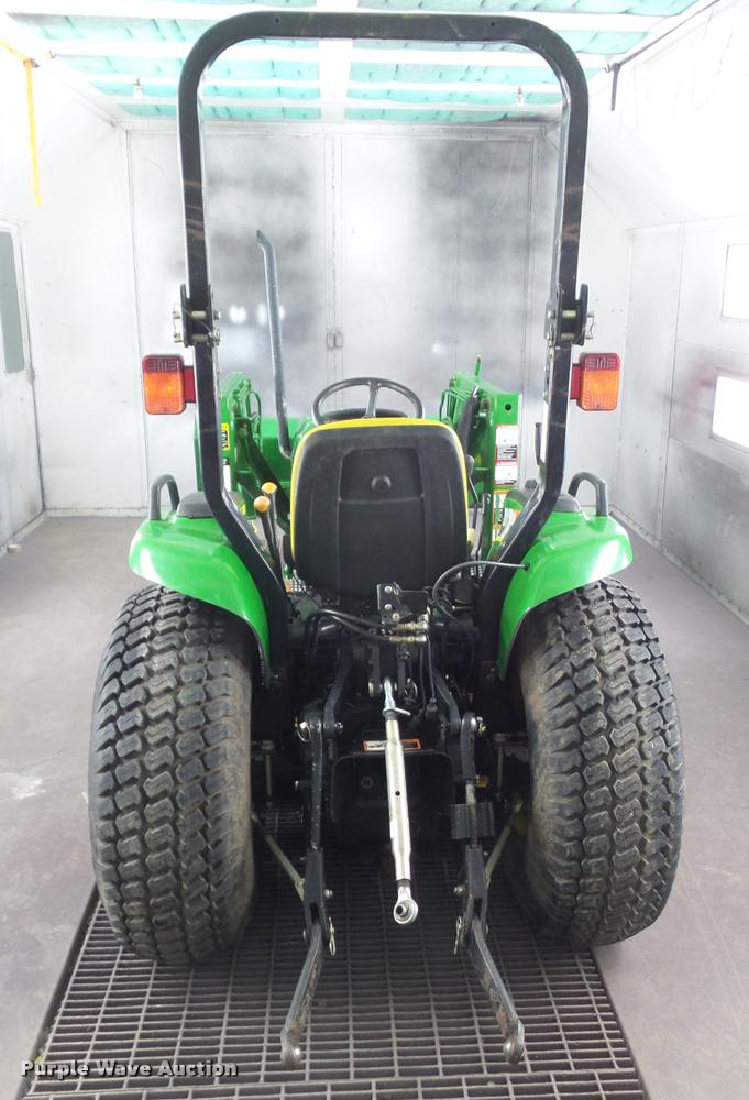 image for item DH9284 2000 John Deere 4200 MFWD tractor