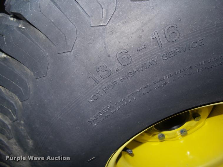 image for item DH9284 2000 John Deere 4200 MFWD tractor