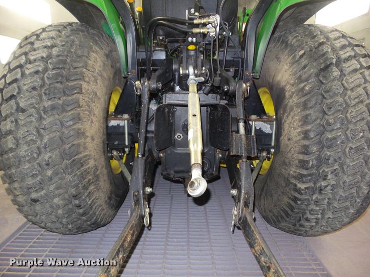 image for item DH9284 2000 John Deere 4200 MFWD tractor