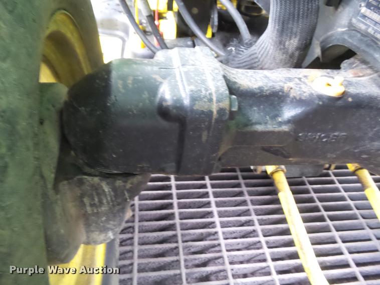 image for item DH9284 2000 John Deere 4200 MFWD tractor