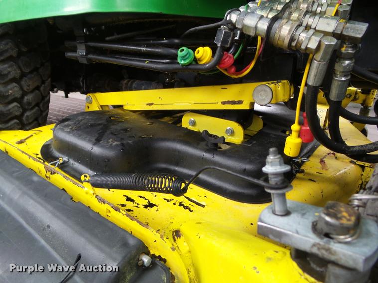 image for item DH9284 2000 John Deere 4200 MFWD tractor