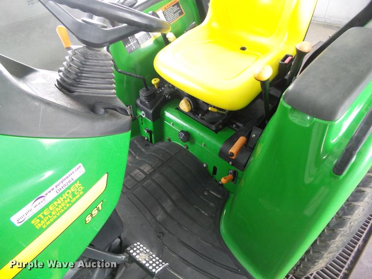 image for item DH9284 2000 John Deere 4200 MFWD tractor