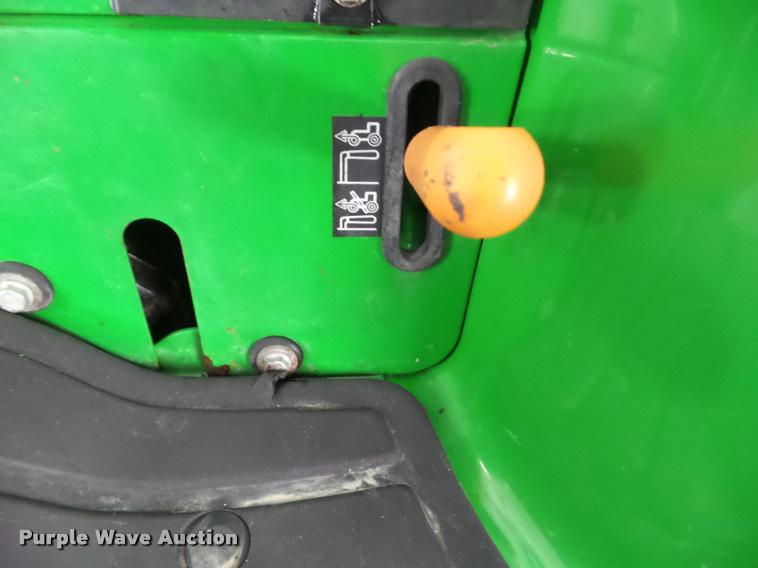 image for item DH9284 2000 John Deere 4200 MFWD tractor