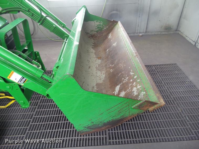 image for item DH9284 2000 John Deere 4200 MFWD tractor