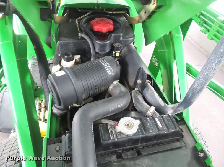 image for item DH9284 2000 John Deere 4200 MFWD tractor