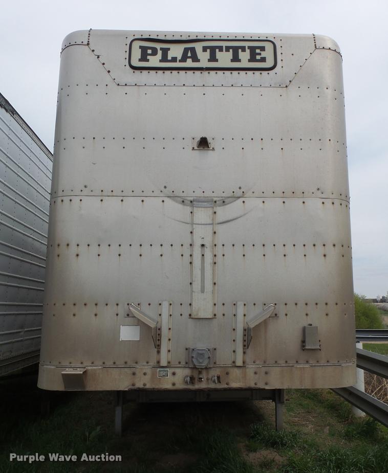 image for item DH9624 1992 Wilson POT48 livestock trailer