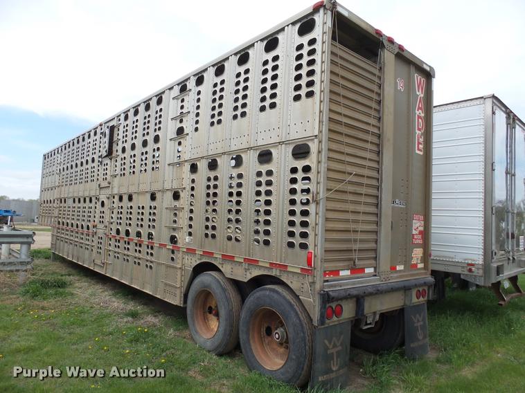 image for item DH9624 1992 Wilson POT48 livestock trailer