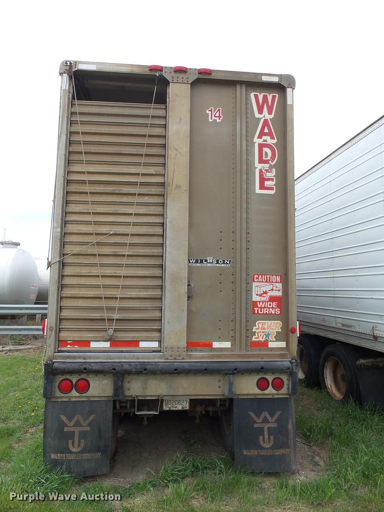 image for item DH9624 1992 Wilson POT48 livestock trailer