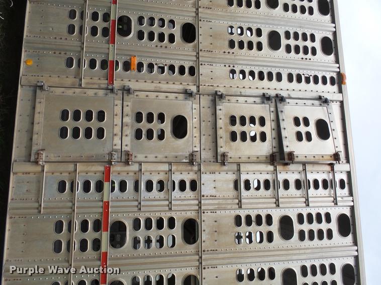 image for item DH9624 1992 Wilson POT48 livestock trailer